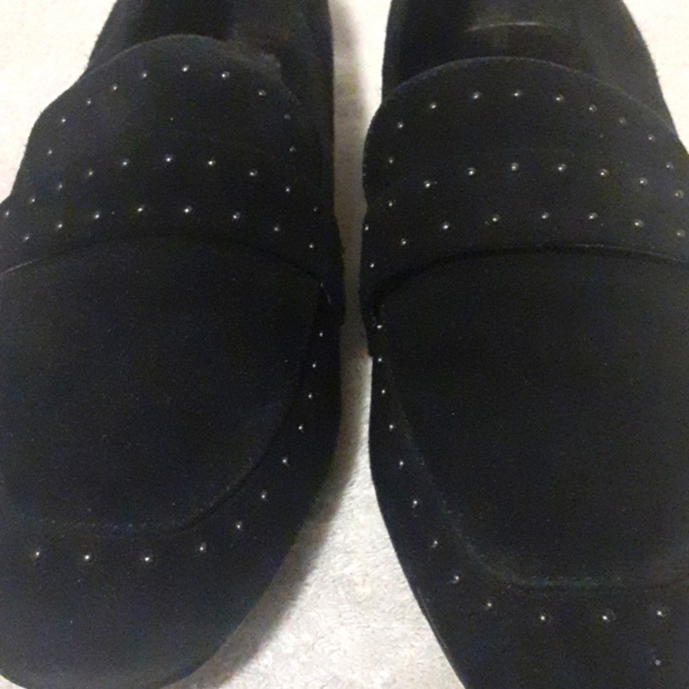 Shoes - Picture 3 of 5